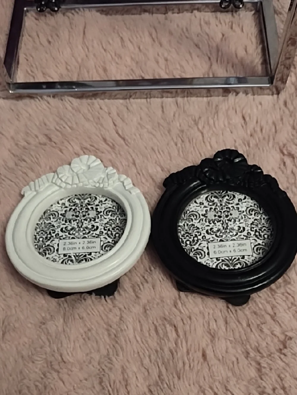 Decorative Set of 2 🌻 Round Floral Frame - Black and White